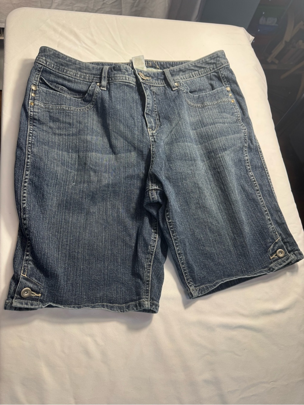 Sonoma Denim Bermuda Shorts Women Size 14 Blue Jorts Studded Pocket Cuffed